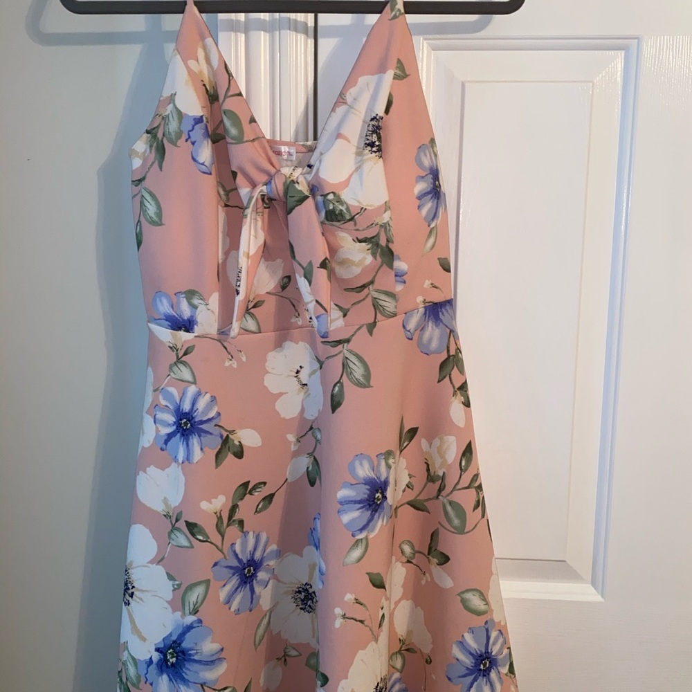 Dress - Picture 2 of 3